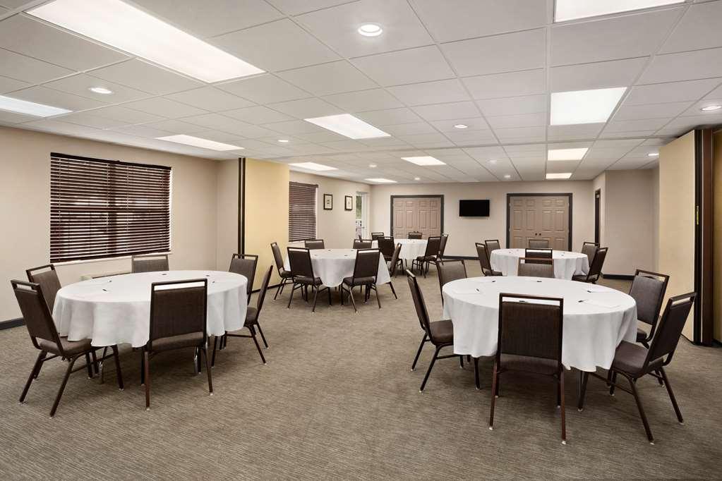 Country Inn & Suites By Radisson, Charlotte University Place, Nc Konforlar fotoğraf
